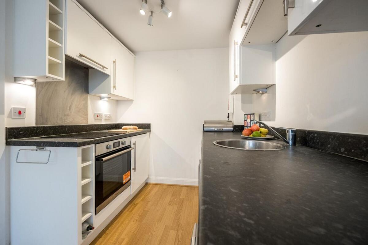 Modern Flat, Oxford City Centre Εξωτερικό φωτογραφία